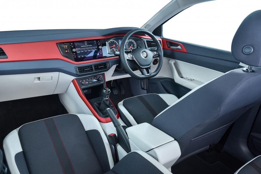 Интерьер Volkswagen Polo Beats 2018 года  (ZA) (фото 6 из 17)